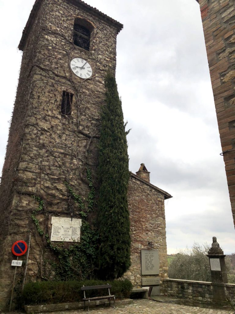 borgo di frontino marche a zonzo